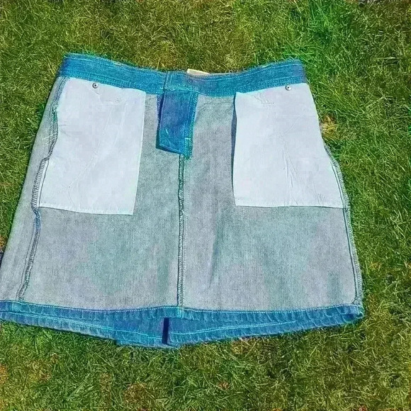 Y2K BCBGirls denim skirt size 2 - Picture 10 of 16